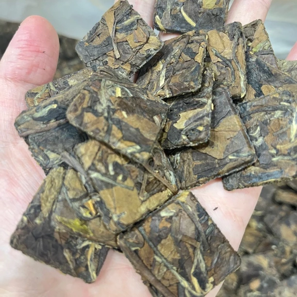 云华 · 2013年老白茶裸片250g/500g