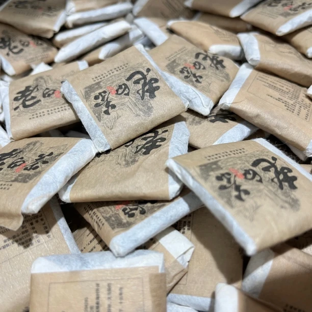【歌江南】2012年寿眉老白茶小方片500g
