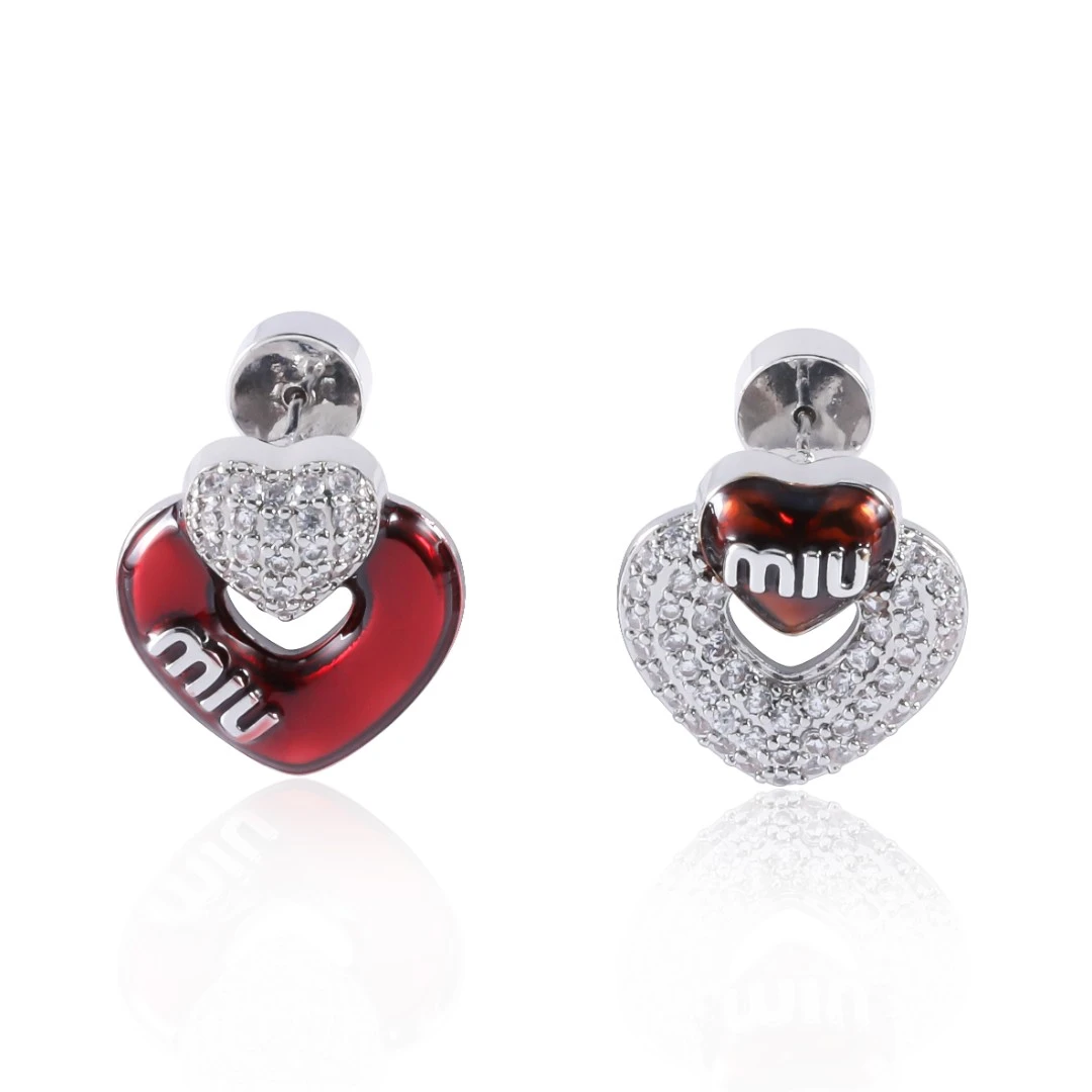 铜合金锆石耳饰 m爱心轻奢时尚气质可爱少女复古百搭耳钉 G22