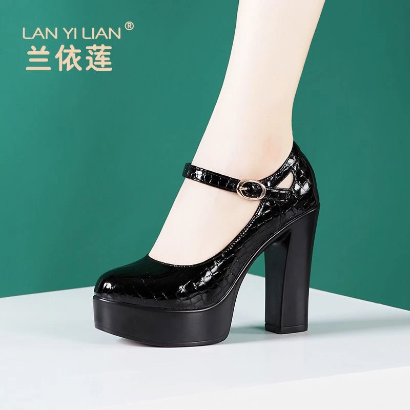 鳄鱼纹漆皮超高跟模特圆头防水台旗袍走秀专用粗跟小码工作女单鞋