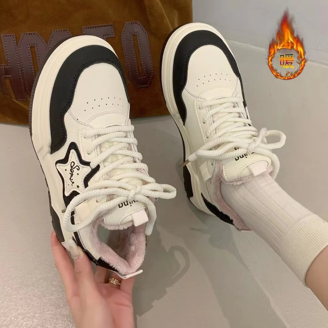 皇主角）Y-23小白鞋女新款秋冬季加绒厚底鞋百搭黑白星星鞋子女