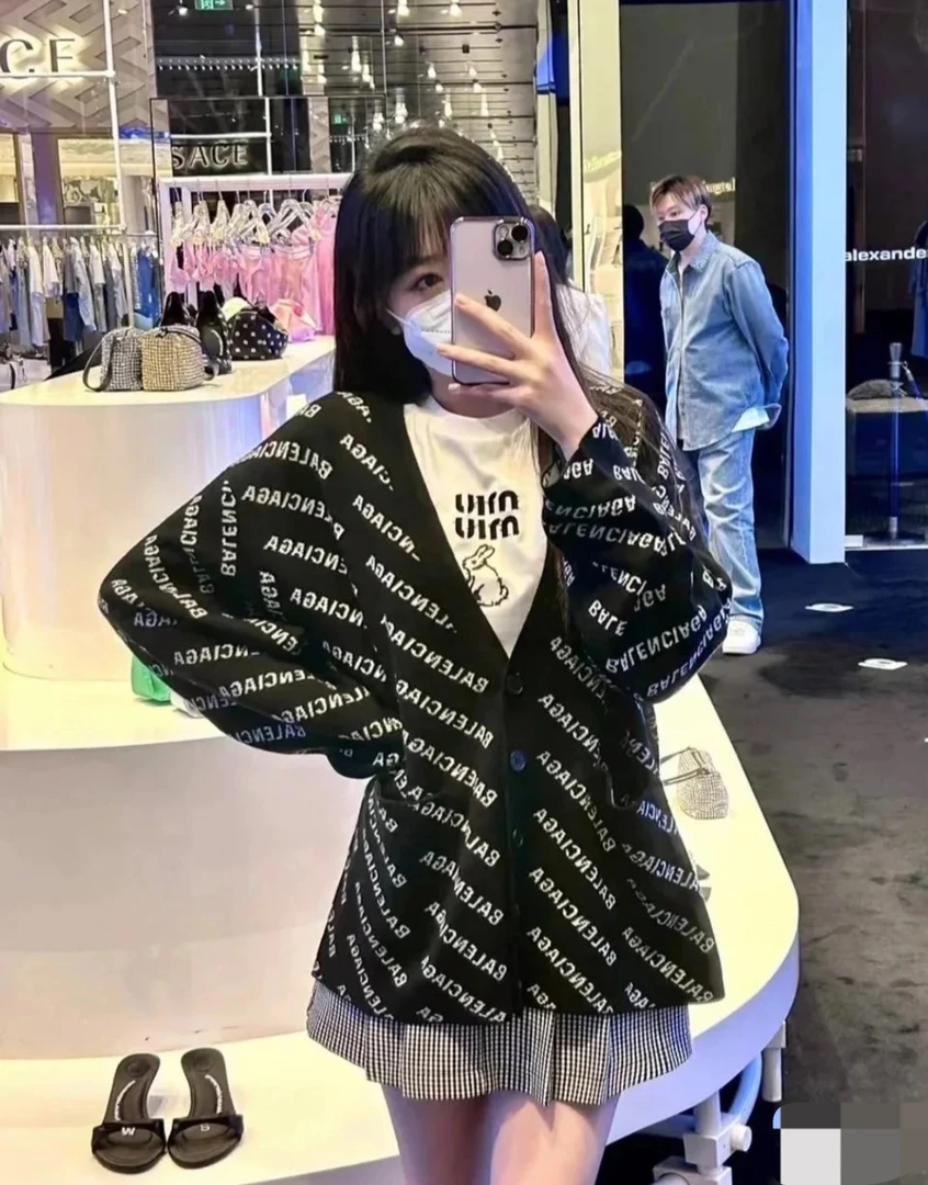 Balenciaga/巴黎世家 ql0025 弹幕logo开衫 3码 市场价18800 95新