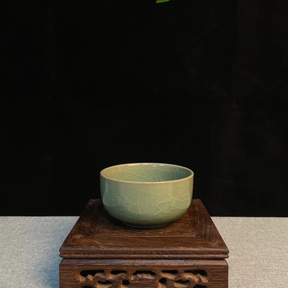 柴烧汝瓷《省工大师手签款》芝麻支钉釉满足，香灰胎玛瑙入釉