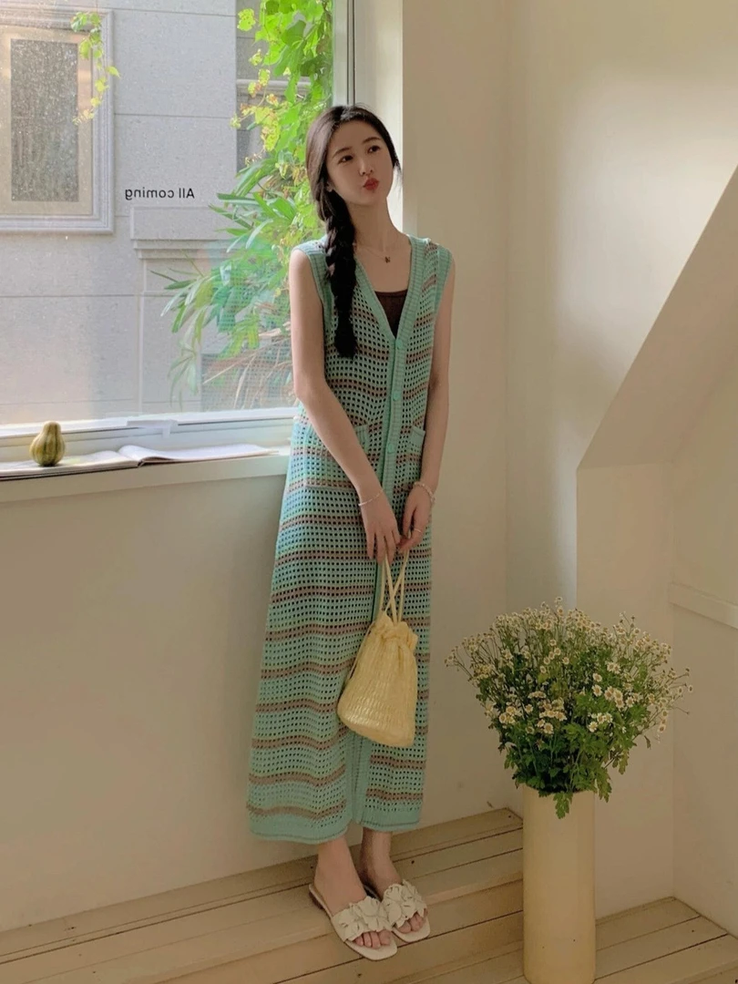 1024薄荷曼波风复古撞色条纹开衫连衣裙女夏季V领设计感度假长裙