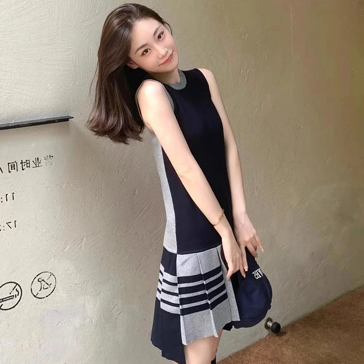 1477小香风气质裙子女2024新款茶歇法式赫本风撞色短款无袖连衣裙