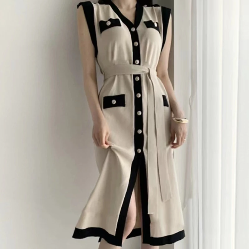 2660韩国chic 夏季法式气质V领金属单排扣系带收腰无袖针织连衣裙