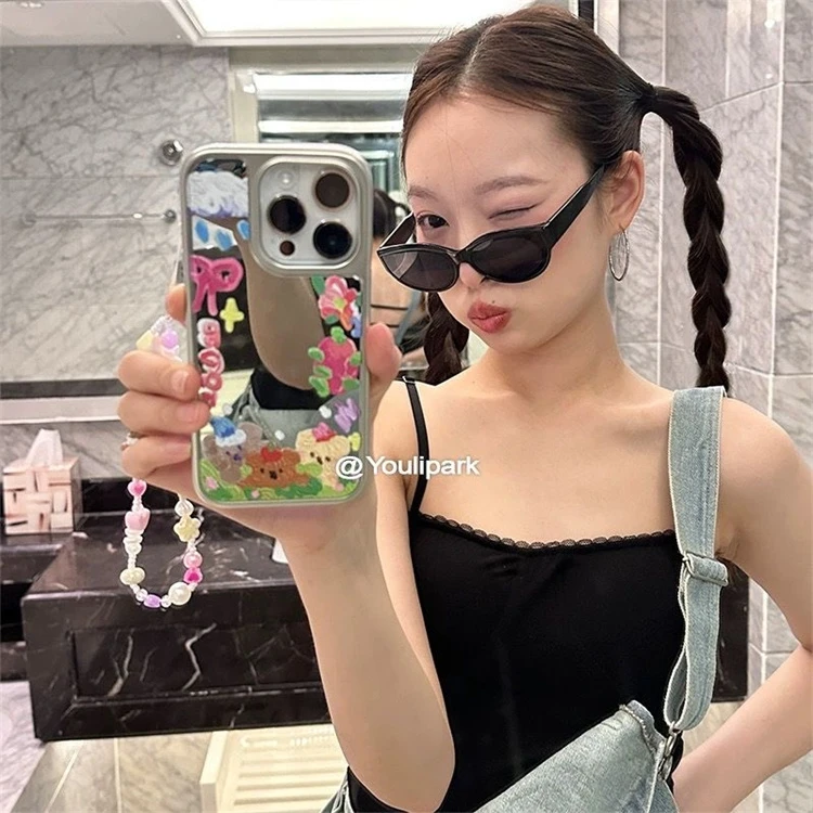 ins可爱卡通镜面涂鸦油画苹果15ProMax手机壳iPhone14手链13新款