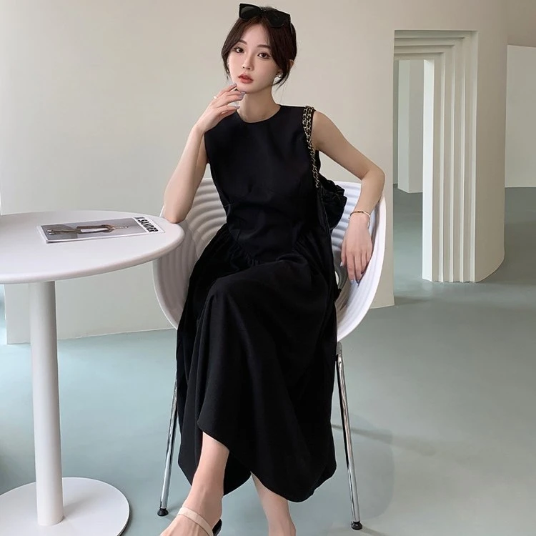 黑色无袖背心连衣裙女 春夏新款法式设计感后背镂空露背醋酸长裙