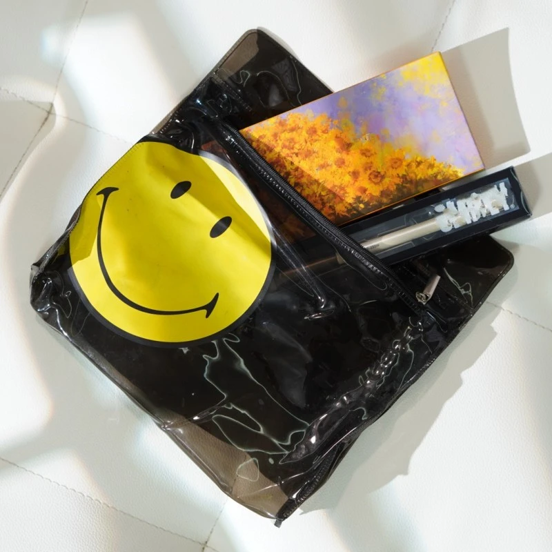 LI丽系列  Y620 笑脸美妆礼品套组小包LZR032092（过期慎拍）