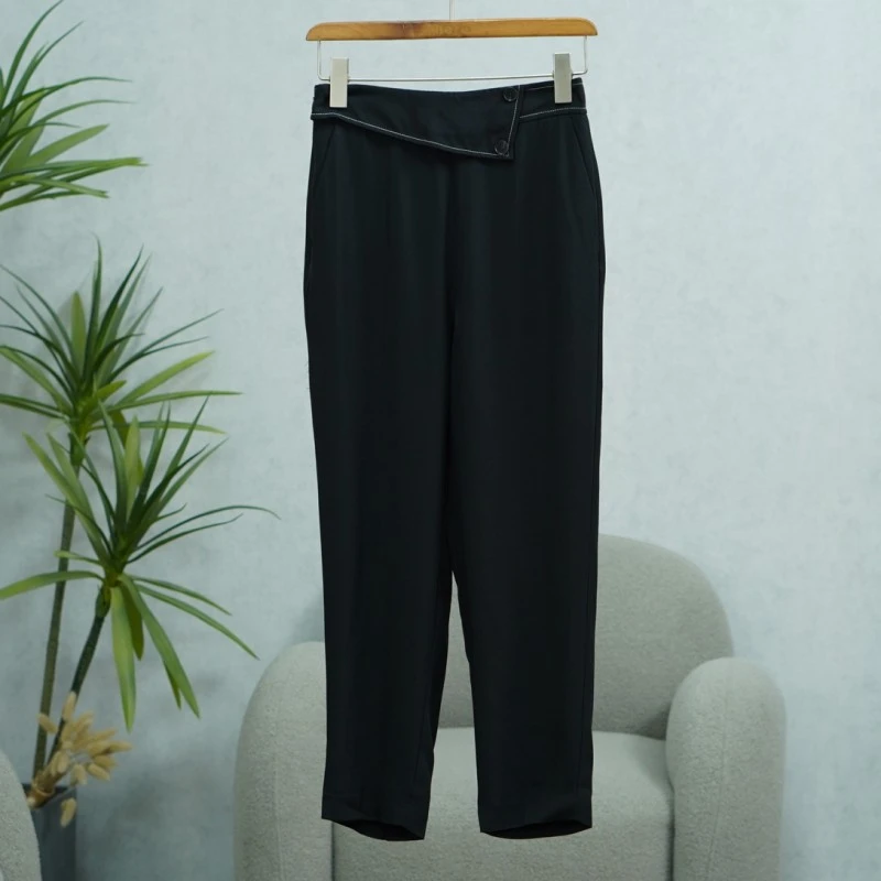 LI丽系列  S090   女装时尚撤柜休闲裤子黑色56135101