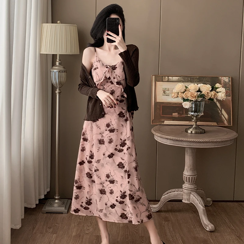 粉色碎花吊带连衣裙秋款法式复古高级感时尚气质针织衫长裙两件套