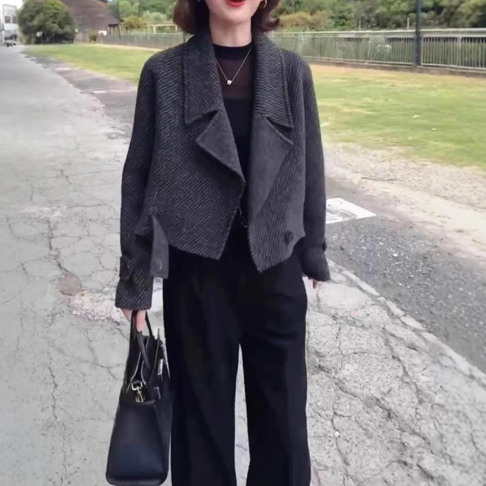241029网红爆款女2025新款气质显瘦时尚厚短款小个子外套洋气女