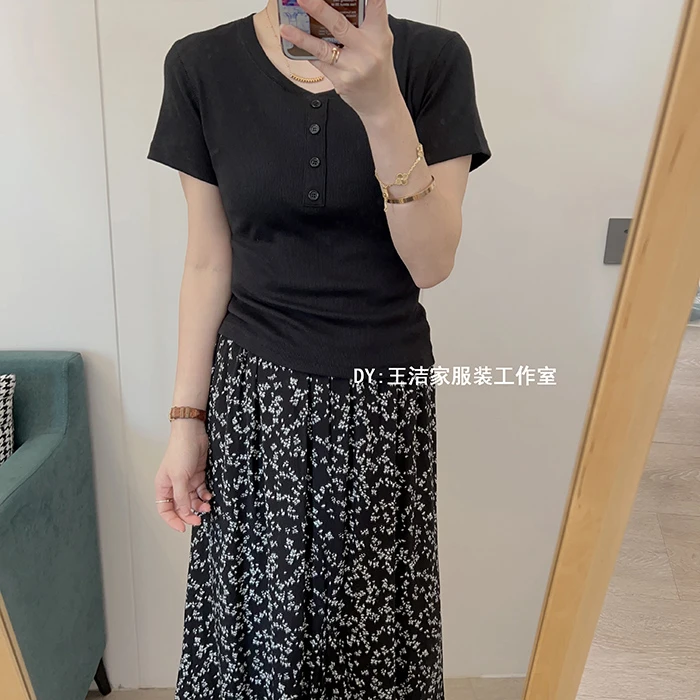 《甜豆》REKAYYAT休闲百搭个性时尚舒适纯色纽扣短袖T恤