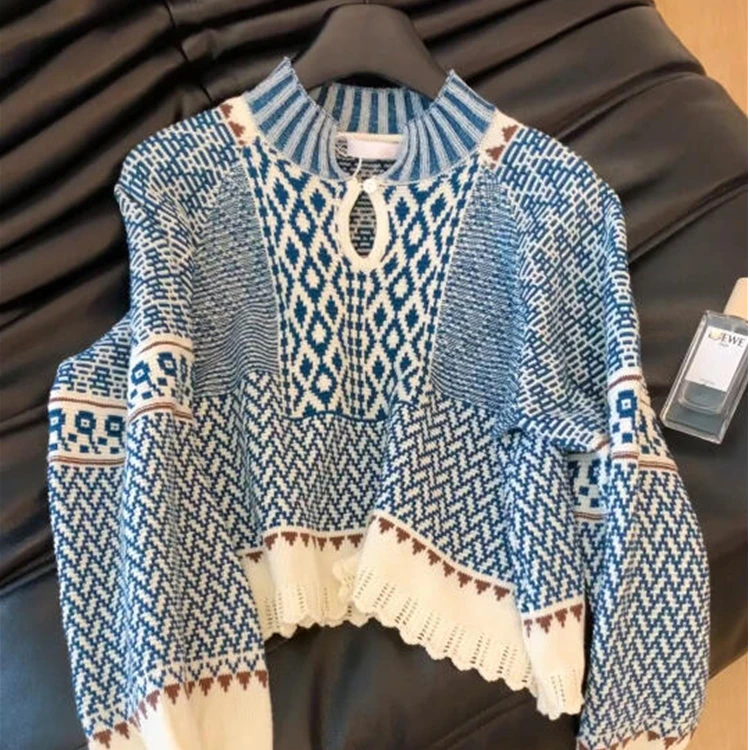 2025秋季新款别致小众风圆领长袖撞色设计感民族风短款毛衣上衣女