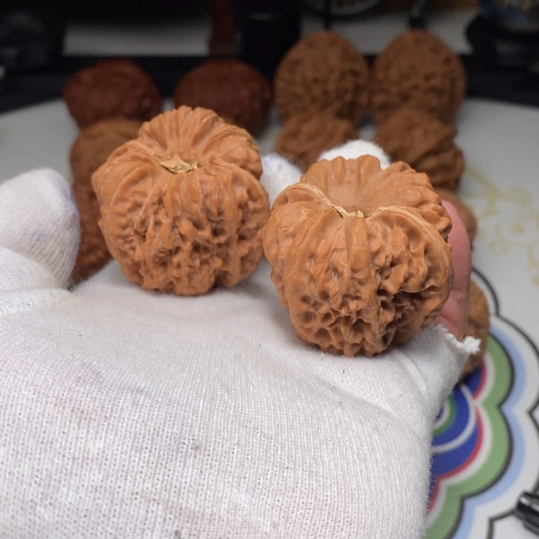 文玩核桃把件阿****a奥迪39