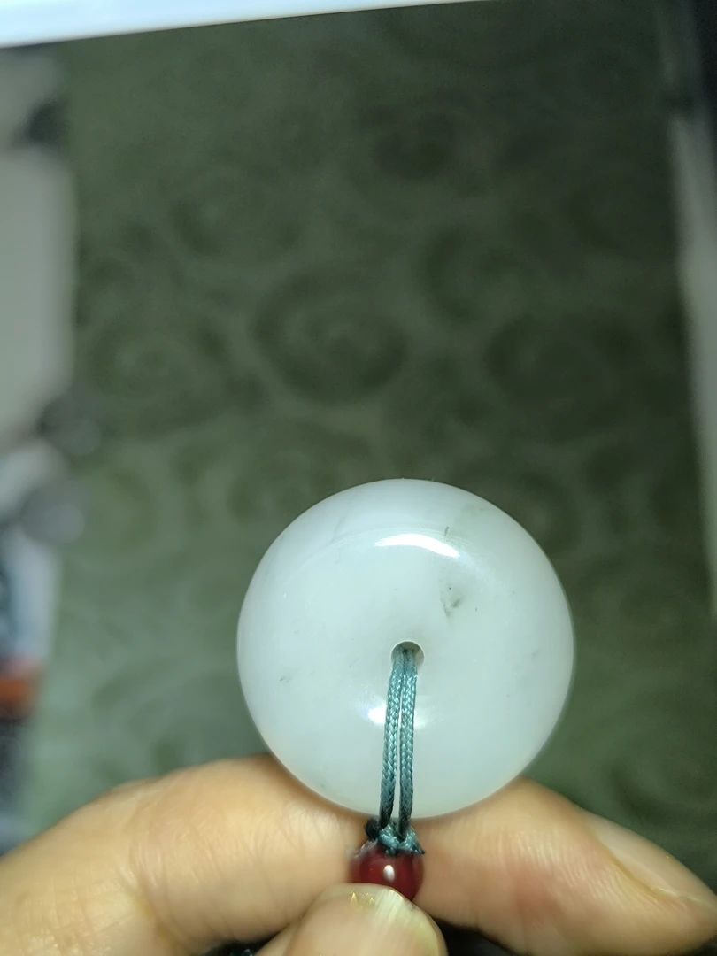 非金属吊坠 流星雨，新疆天山翠平安扣，白如脂绿如翠，