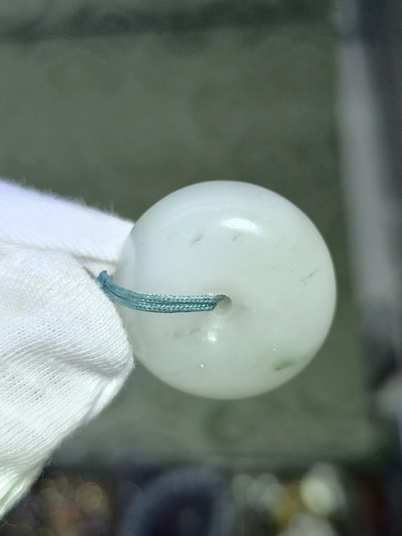 非金属吊坠 狮子座流星雨，天山翠平安扣，白如脂绿如翠，纯粹天然