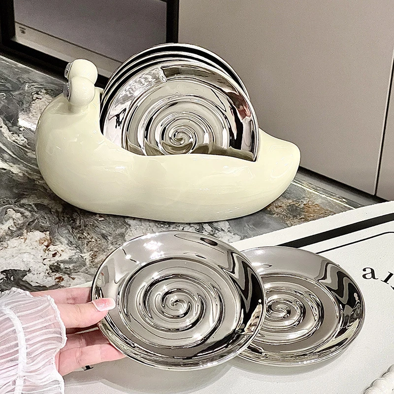 蜗牛陶瓷吐骨碟家用高颜值骨盘小碟子餐桌吃饭垃圾渣盘骨头碟盘子