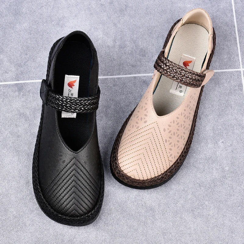 老北京布鞋新款春秋软底妈妈单鞋中老年舒适加肥女鞋脚宽老太太鞋