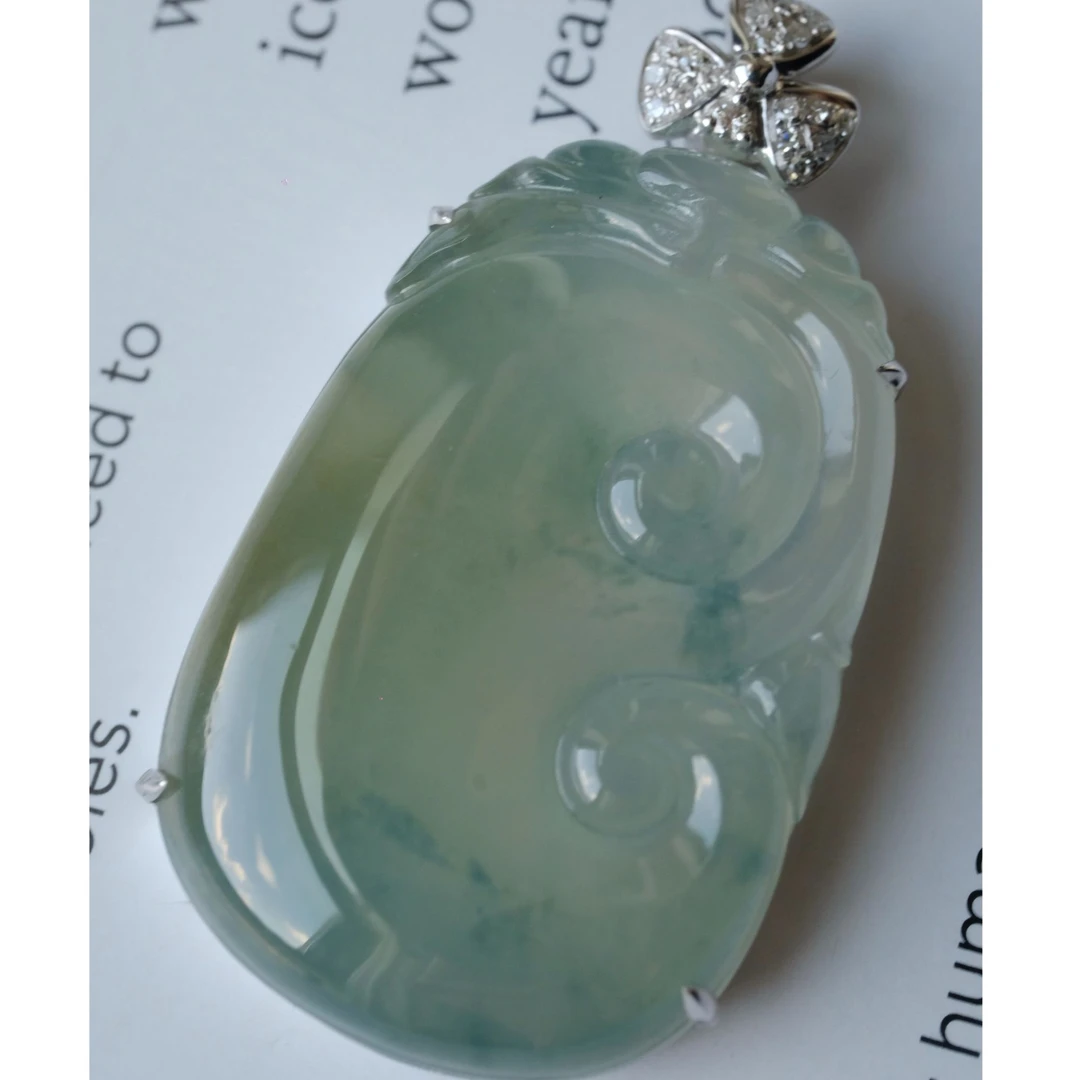 天然缅甸A货翡翠如意吊坠镶嵌款