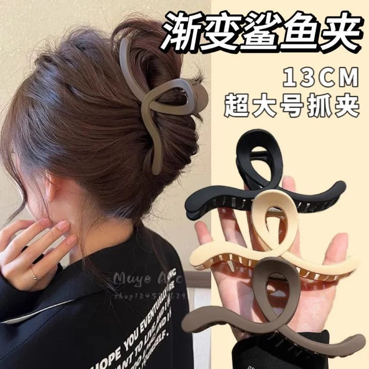大号盘发抓夹女2023新款设计感发量多发夹气质后脑勺鲨鱼夹子头饰