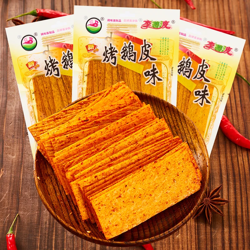 湖南麻辣烤鹅皮味辣条零食批发整箱儿时怀旧豆腐皮麻辣片香辣爽口