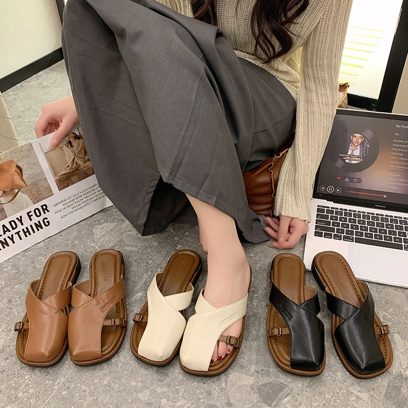网红时尚软底拖鞋女夏外穿2024新款休闲百搭罗马沙滩鞋气质包头拖
