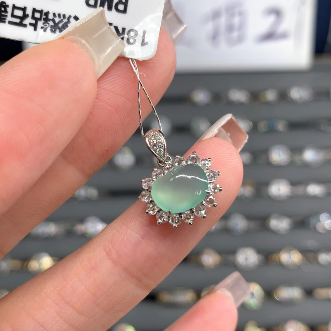 【闪购商品】翡翠颈饰18K金镶嵌吊坠