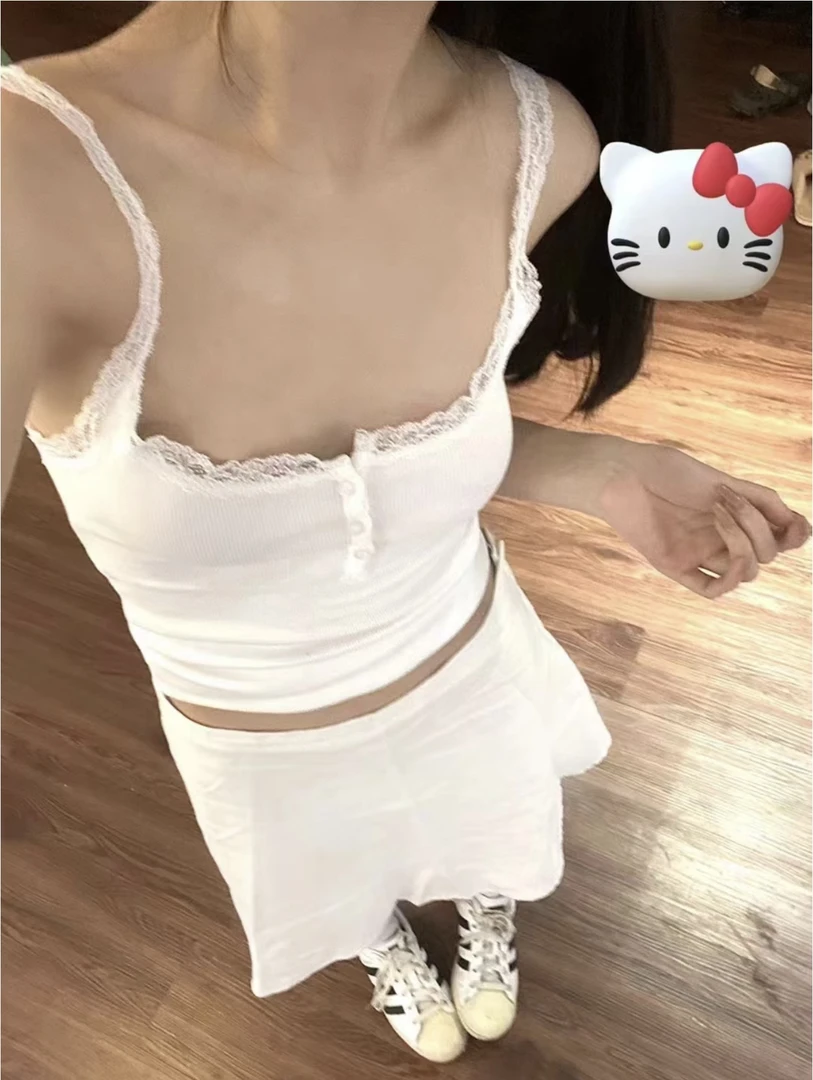 2023-9062-（带胸垫）洋气刺绣蕾丝设计感单排扣花边吊带背心上衣