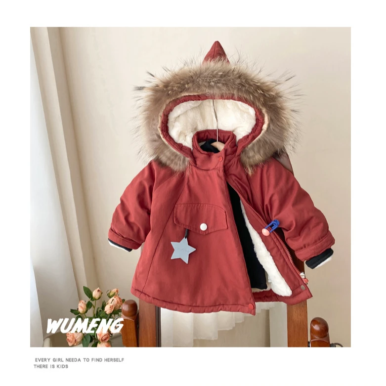 宝宝外出棉服带帽