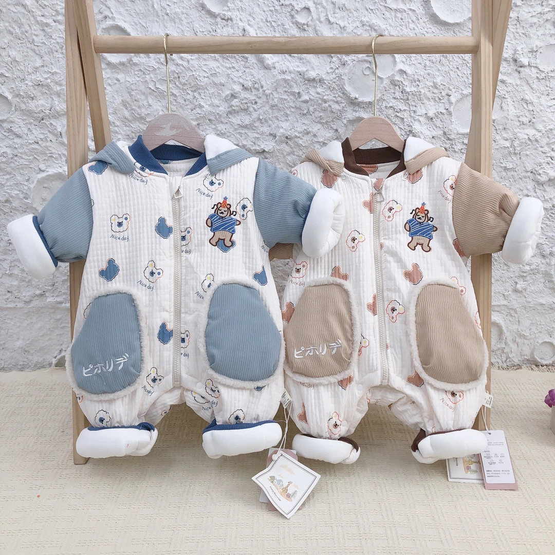 3612小象邦尼男宝秋冬款300克连体套装（卡通熊）