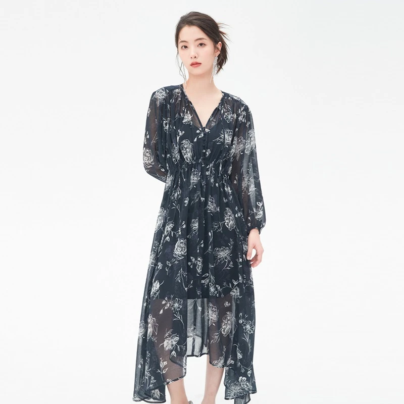 至漫ZHIMAN【银莲花】漫悦原创法式连衣裙新款V领印花长款裙子