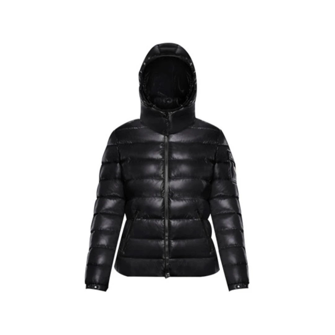 全新未使用 MONCLER 【卿卿】TP006398 经典漆面 羽绒服