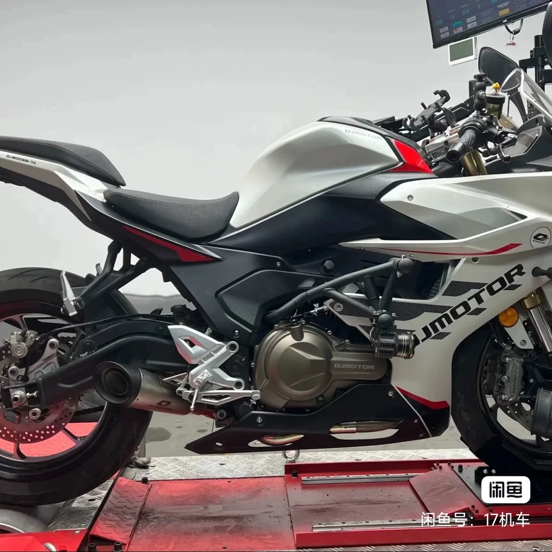 适用于钱江赛550S摩托车排气 原厂外观阀门 天蝎侧拍 底排SC AR