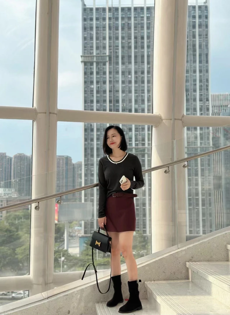 CC家欧货圆领拼色正肩长袖T恤女内搭打底衫修身上衣C52012#