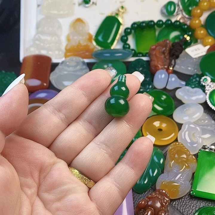 玛瑙/玉髓颈饰未镶嵌