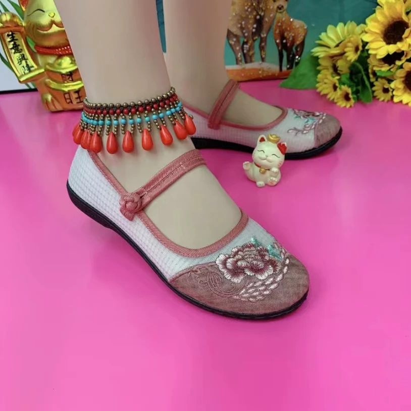 2024新款透气百搭绣花鞋