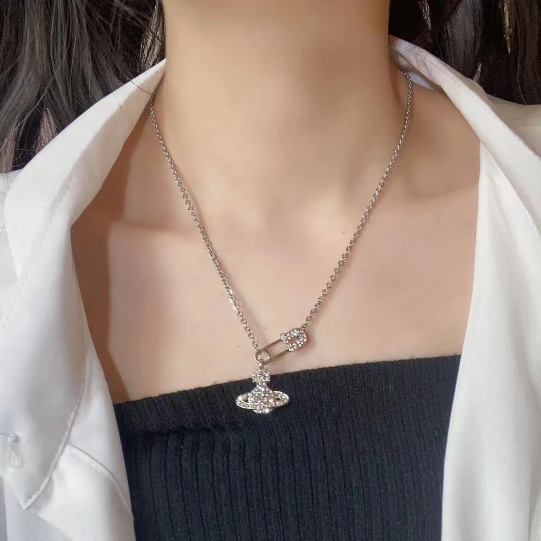 钛钢项链 星球时尚创意小众设计项链女轻奢百搭别针个性锁骨链