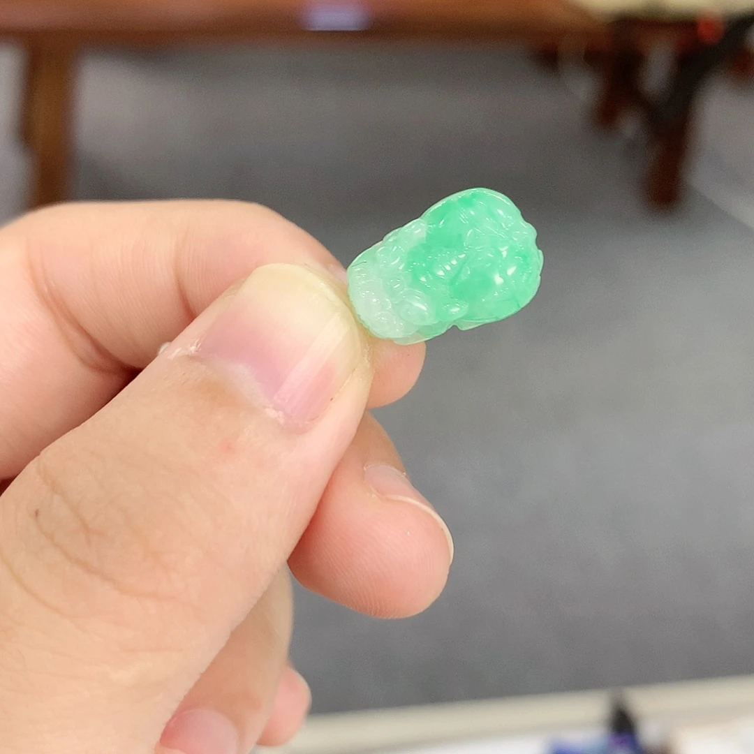翡翠颈饰未镶嵌貔貅