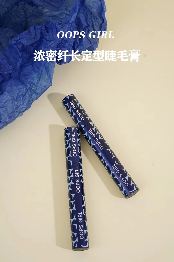 OOPS GIRL 浓密纤长定型睫毛膏