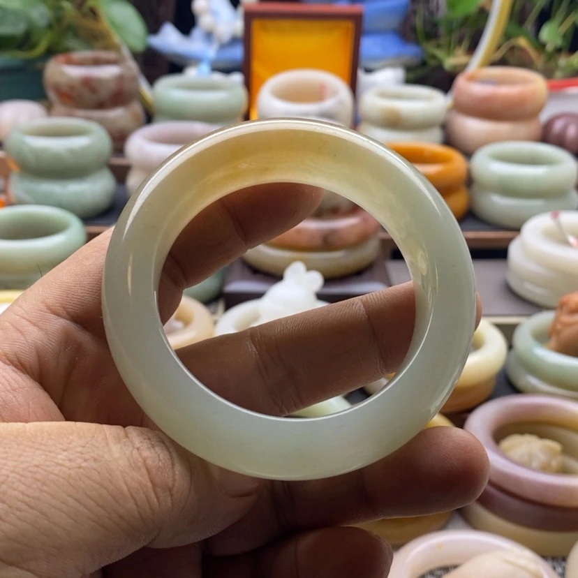 【闪购商品】石英质玉手镯未镶嵌