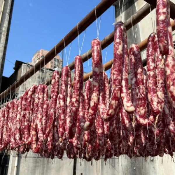 正宗湖北特产腊肠农家自制麻辣咸香地道风干纯肉肠