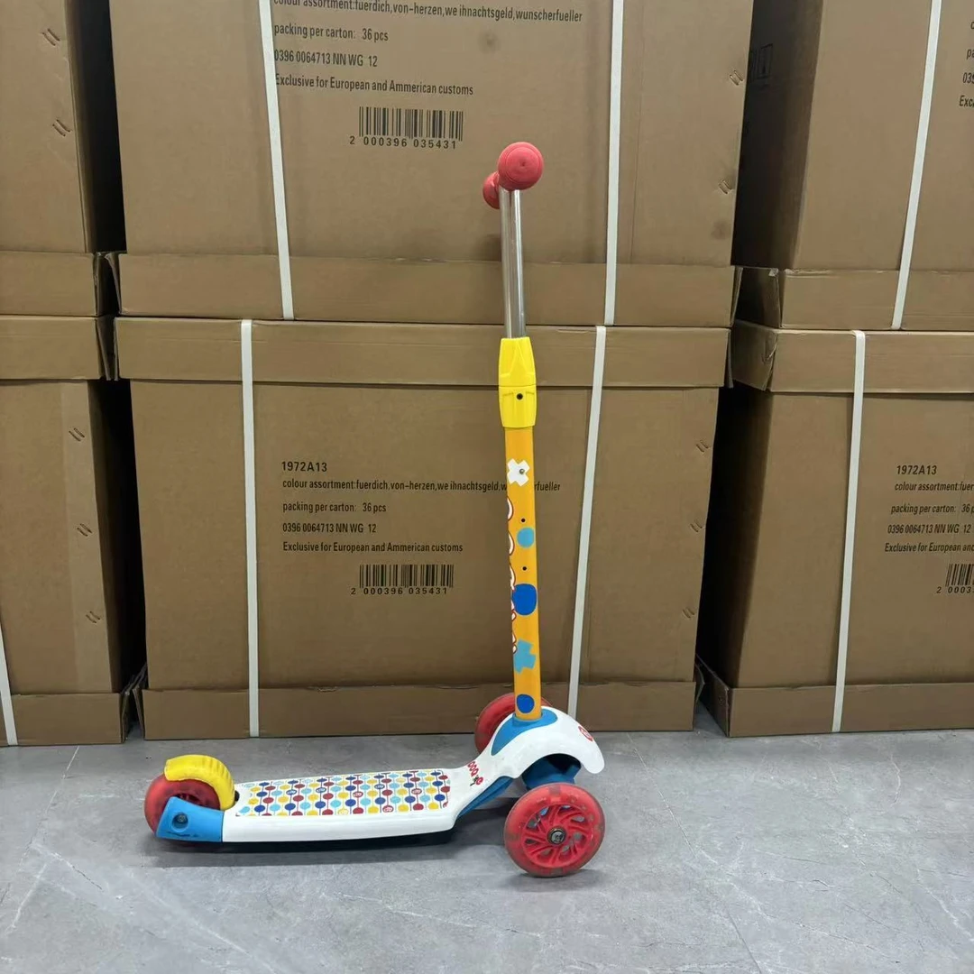 208小滑板车益智