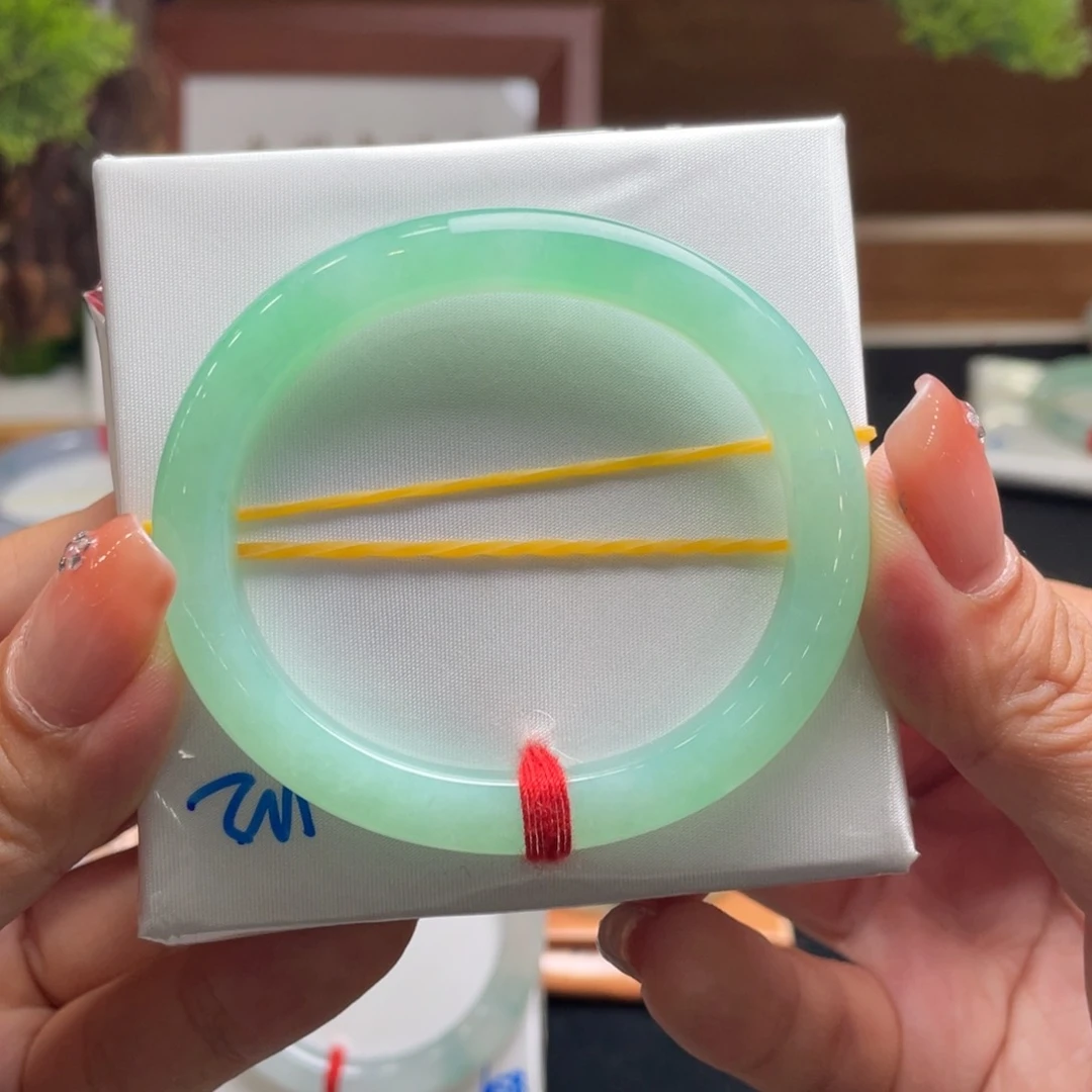 翡翠手镯未镶嵌翡翠53.5贵妃