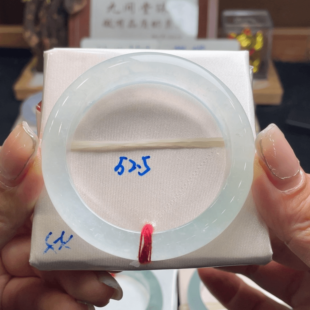 翡翠手镯未镶嵌翡翠52.5正圈