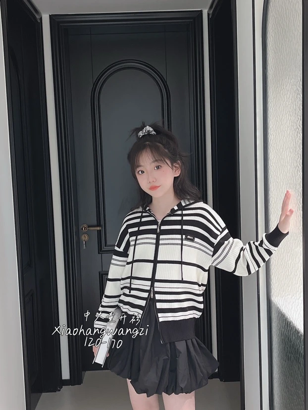 JS - 62A06 高货开衫黑白条毛衣