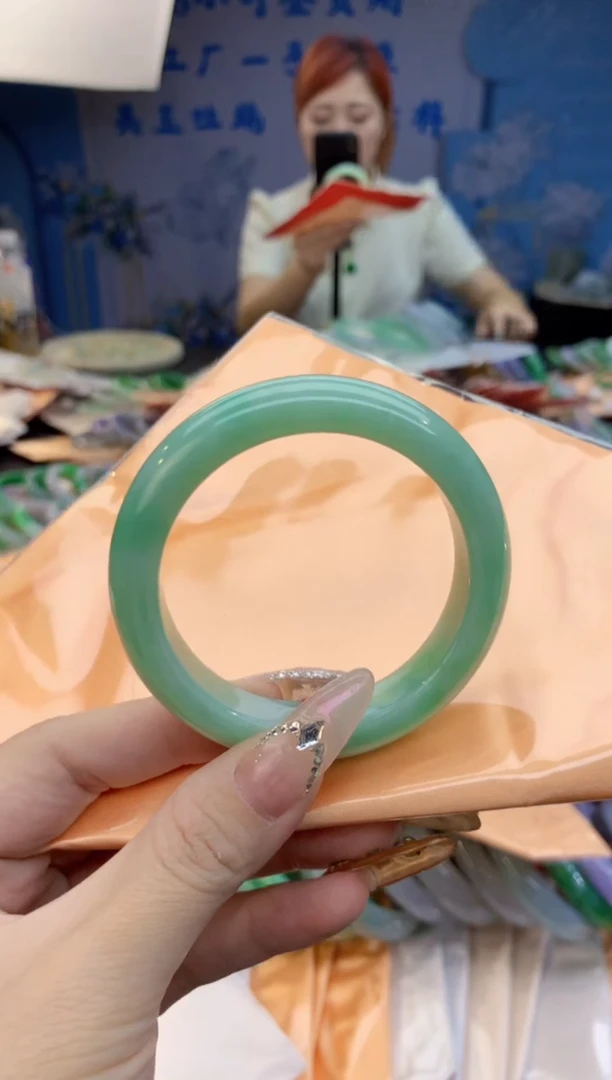 【闪购商品】翡翠手镯未镶嵌0597050088