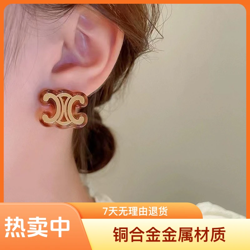 法式复古字母耳环2023年新款女小众设计独特高级气质百搭耳钉耳饰