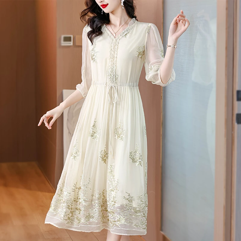 断码福利（出水芙蓉）南油桑蚕丝气质2024刺绣v领大裙摆显瘦连衣裙