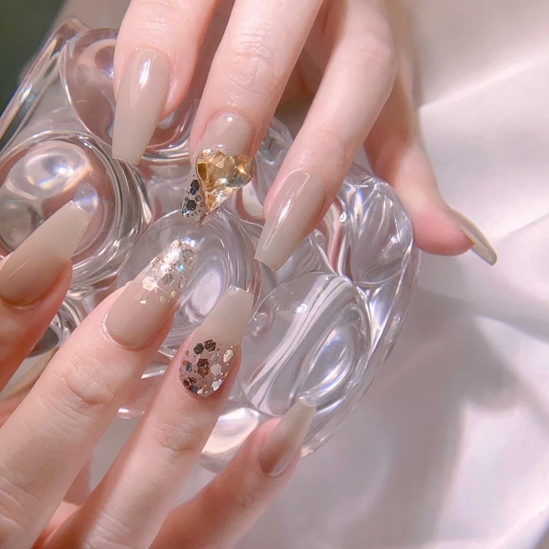 轻奢手工裸色带钻高级感穿戴甲